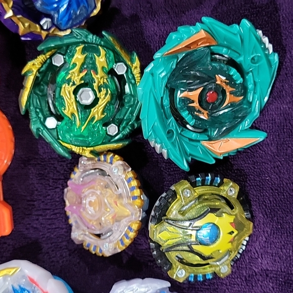 Beyblade Bundle - Picture 3 of 11